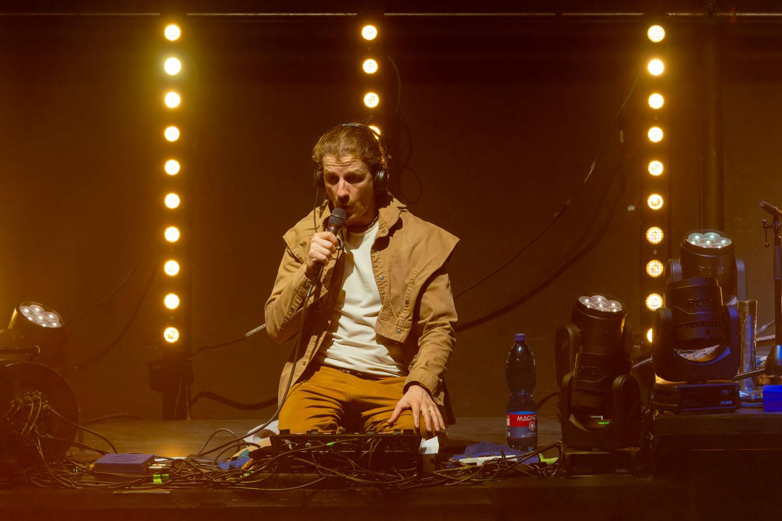 Dan Bárta, Endru a Jen Hovorka kouzlili v Branickém divadle. Doprovodili je akrobaté z Losers Cirque Company