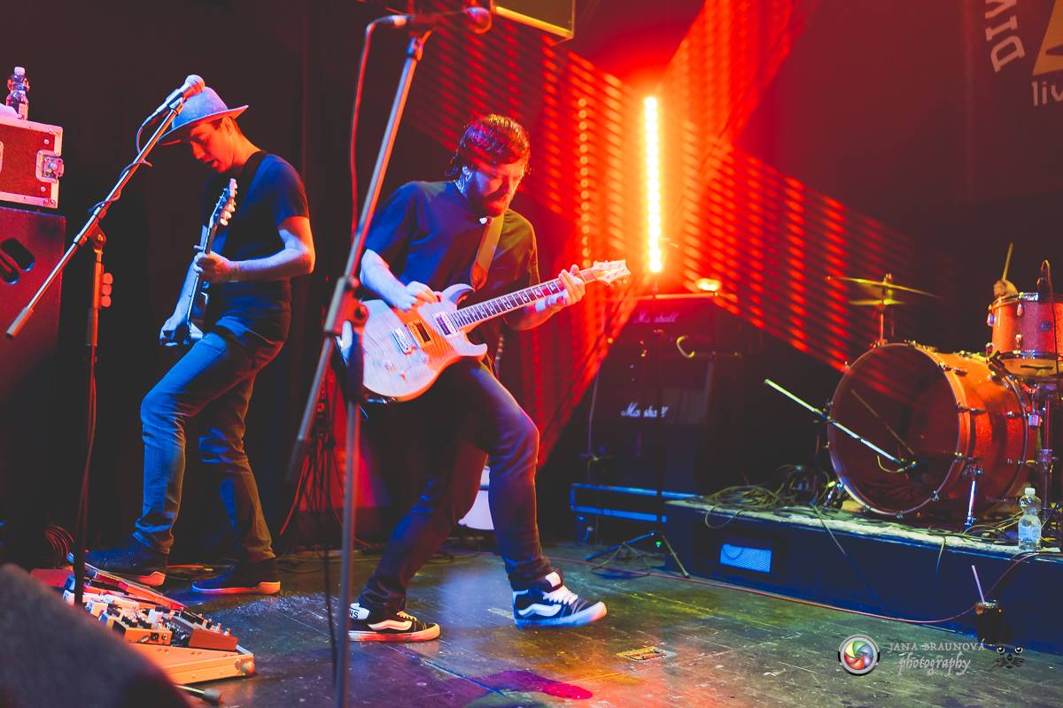 Imodium rozezpívalo Plzeň, doprovodila ho tříčlenná parta Anteater