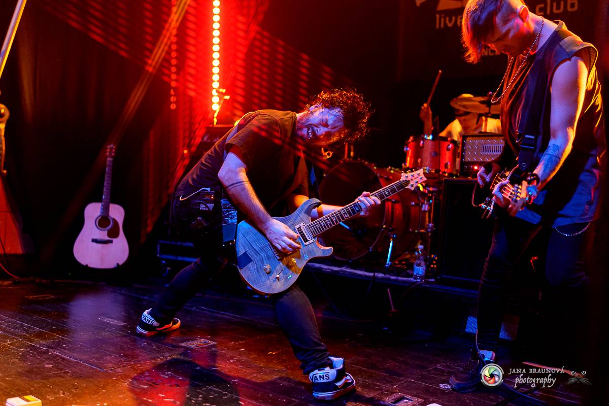 Imodium rozezpívalo Plzeň, doprovodila ho tříčlenná parta Anteater