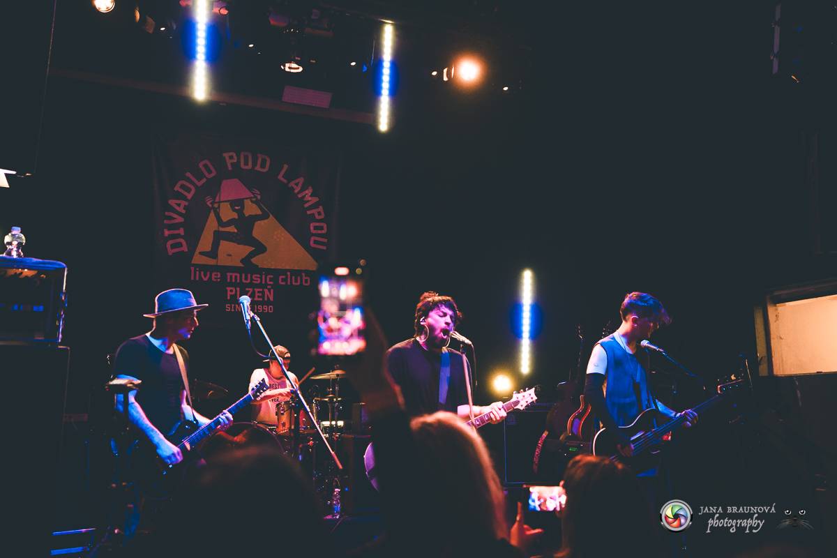 Imodium rozezpívalo Plzeň, doprovodila ho tříčlenná parta Anteater