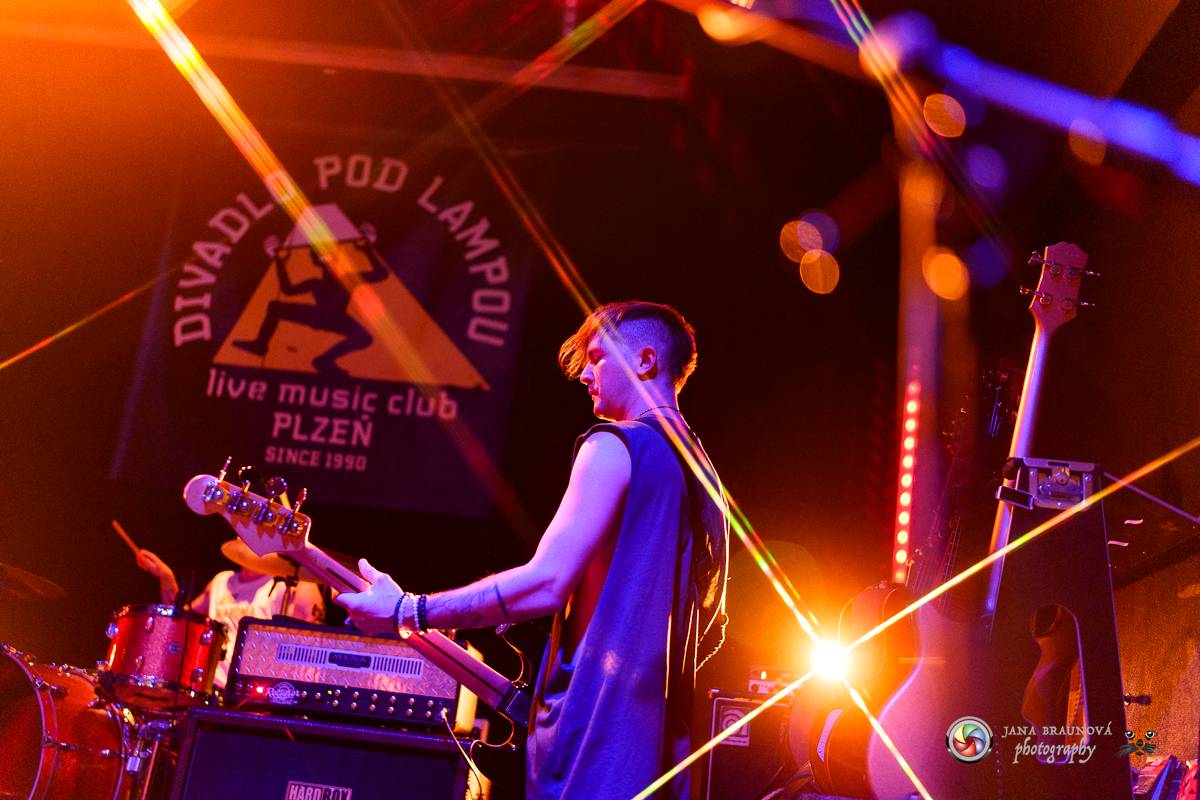 Imodium rozezpívalo Plzeň, doprovodila ho tříčlenná parta Anteater