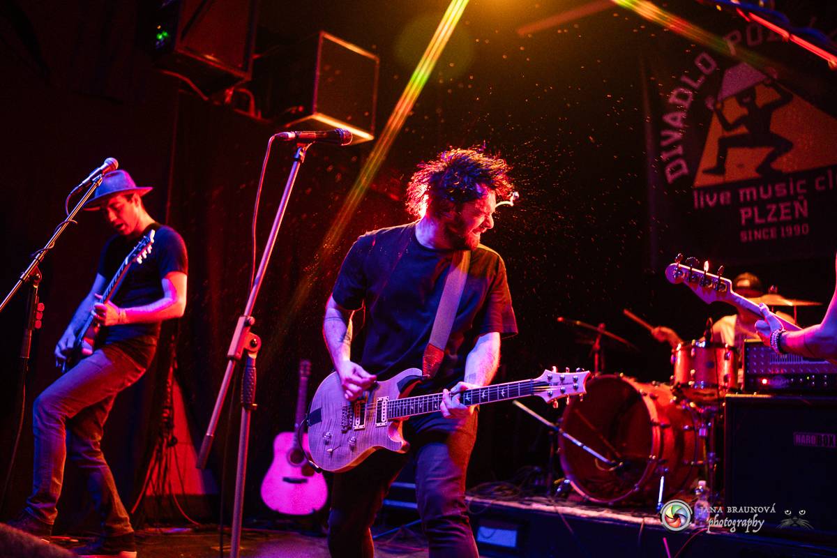 Imodium rozezpívalo Plzeň, doprovodila ho tříčlenná parta Anteater