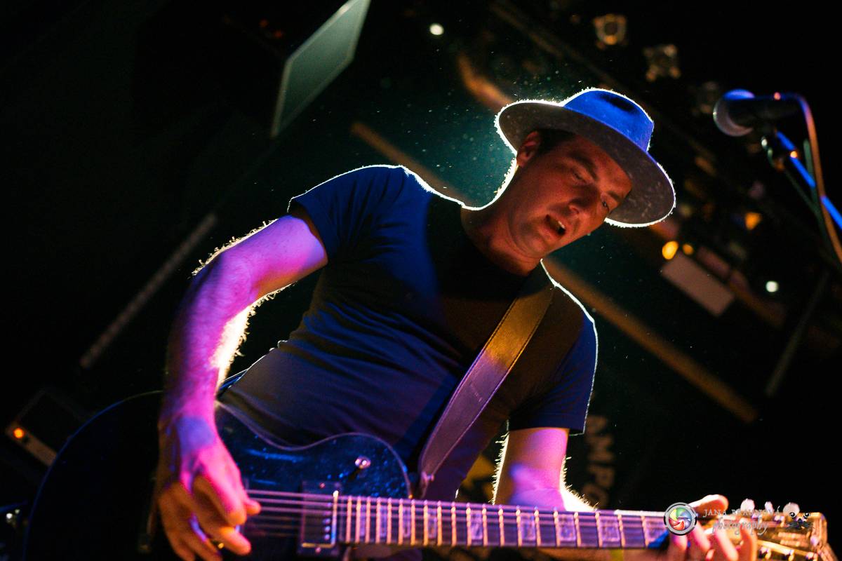 Imodium rozezpívalo Plzeň, doprovodila ho tříčlenná parta Anteater