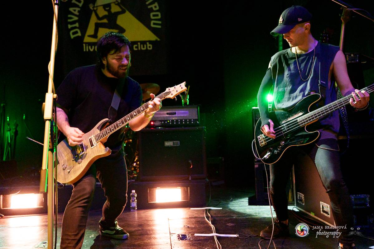 Imodium rozezpívalo Plzeň, doprovodila ho tříčlenná parta Anteater