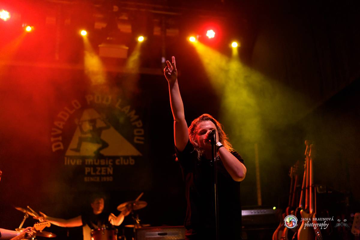 Imodium rozezpívalo Plzeň, doprovodila ho tříčlenná parta Anteater