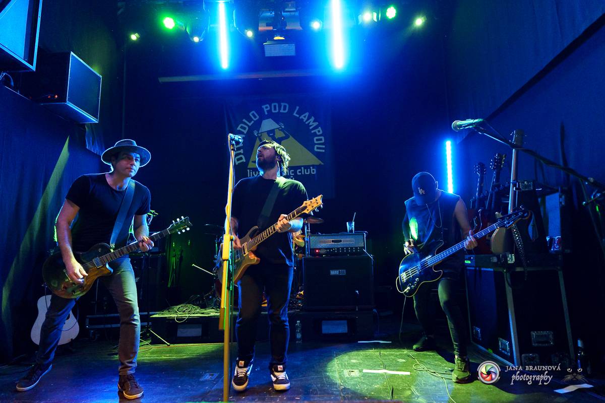 Imodium rozezpívalo Plzeň, doprovodila ho tříčlenná parta Anteater