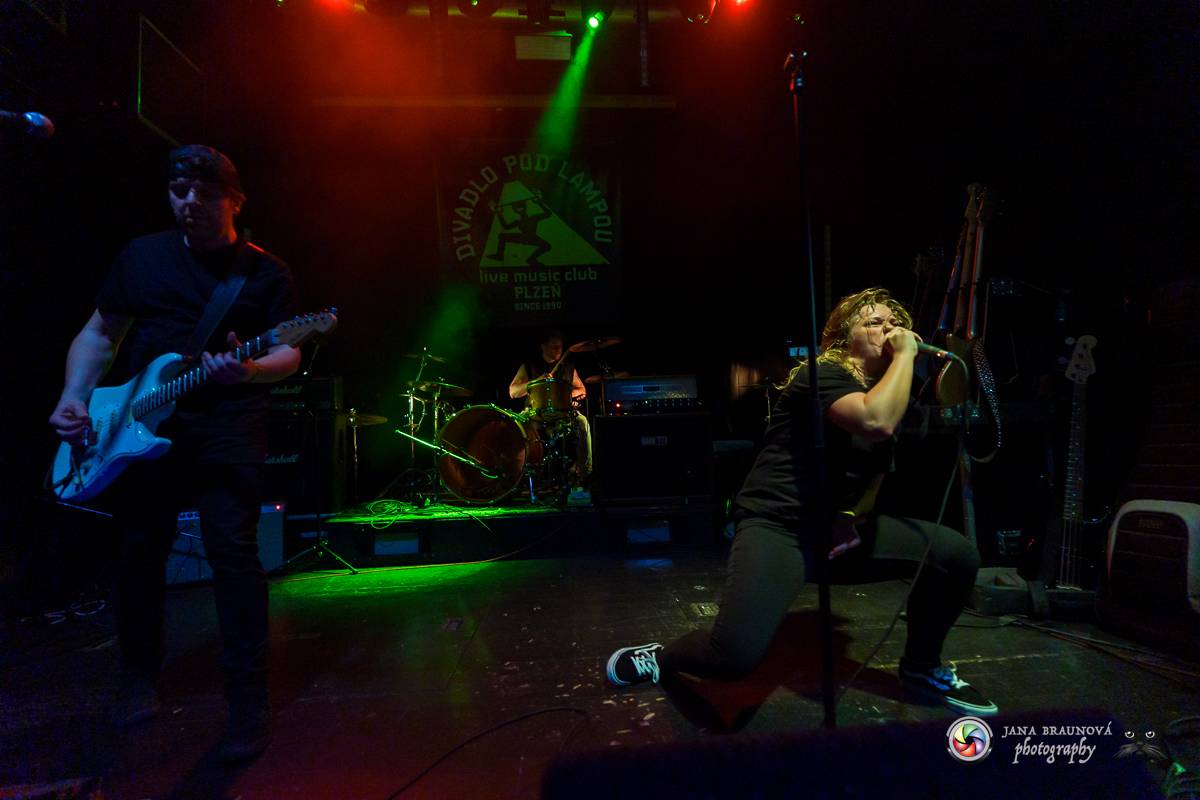Imodium rozezpívalo Plzeň, doprovodila ho tříčlenná parta Anteater
