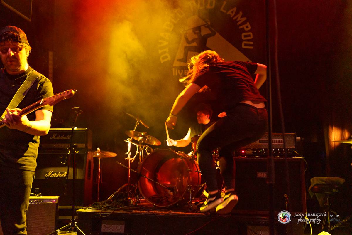 Imodium rozezpívalo Plzeň, doprovodila ho tříčlenná parta Anteater