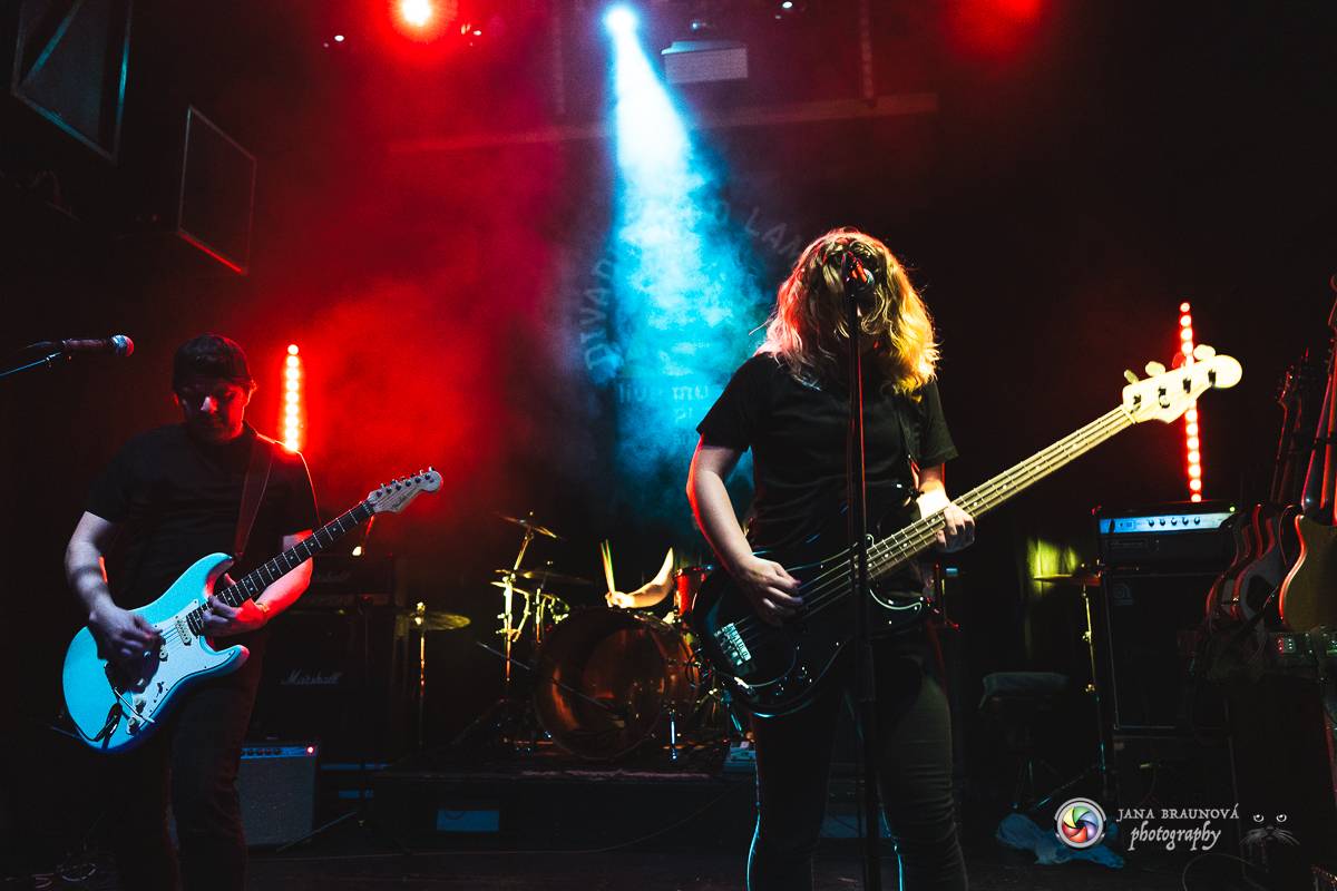 Imodium rozezpívalo Plzeň, doprovodila ho tříčlenná parta Anteater