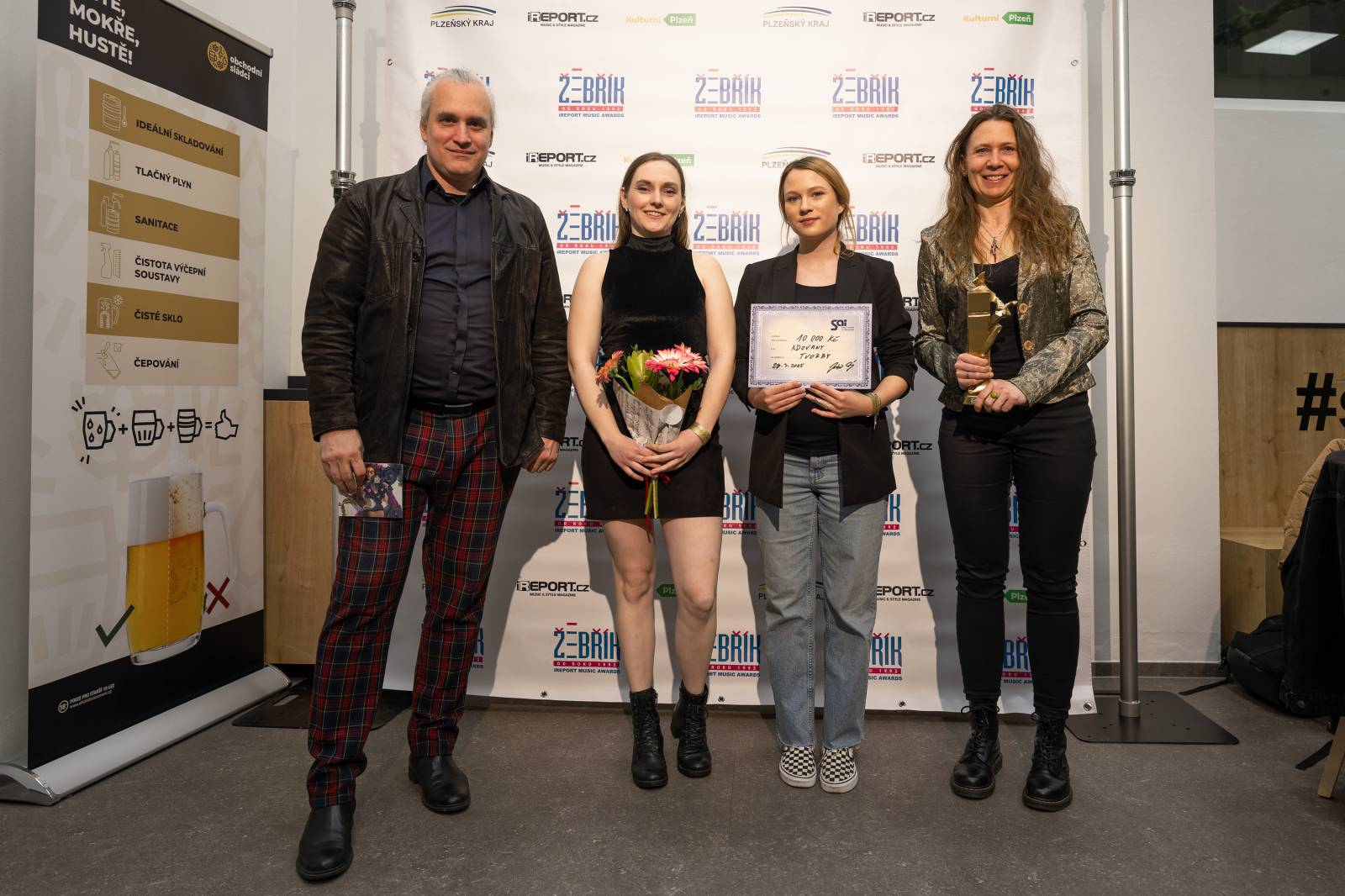 Žebřík poznal vítěze 33. ročníku. Ceny si převzali Chinaski, Monkey Business, Marpo či festival Rock for People