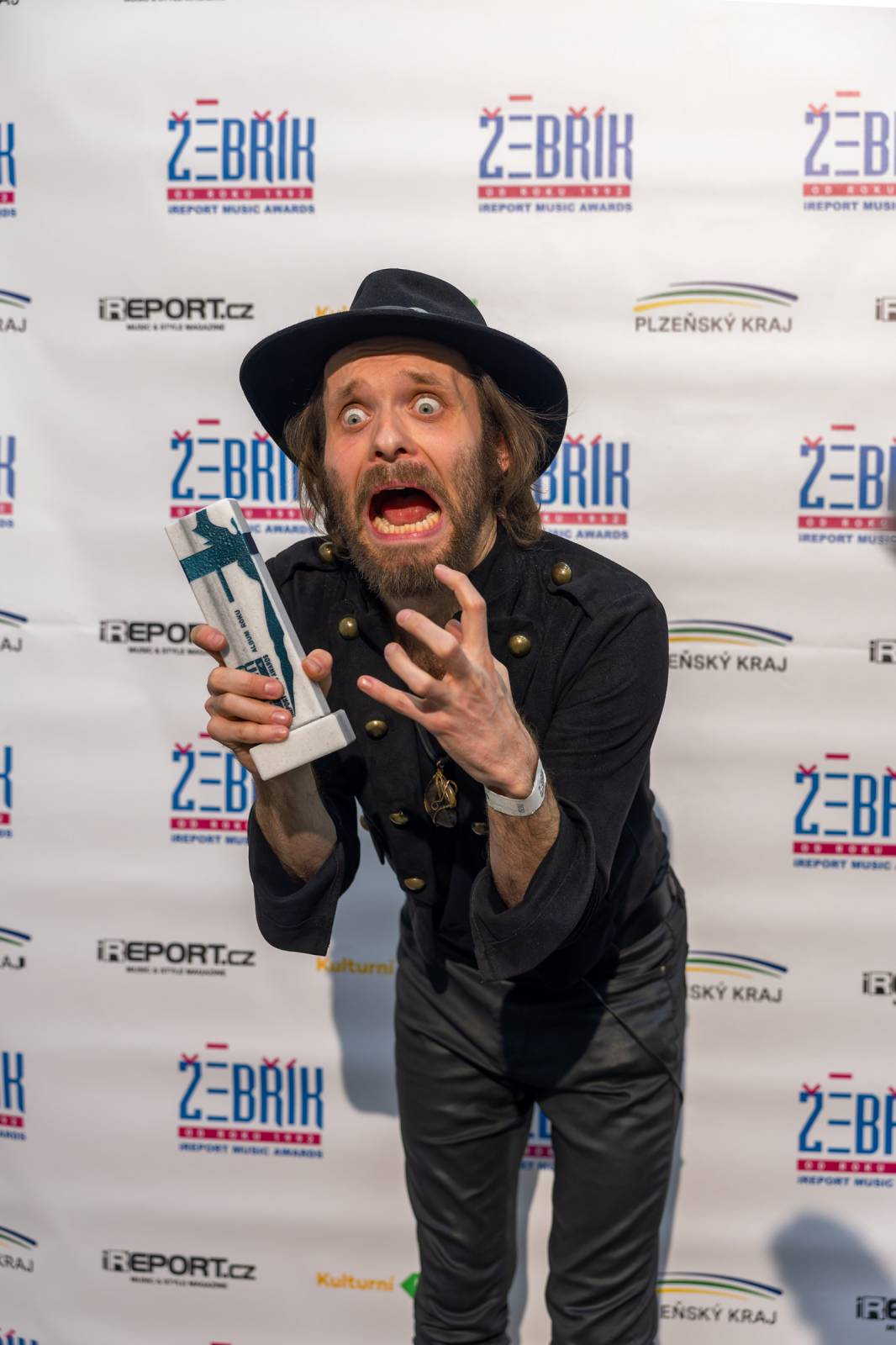 Žebřík poznal vítěze 33. ročníku. Ceny si převzali Chinaski, Monkey Business, Marpo či festival Rock for People