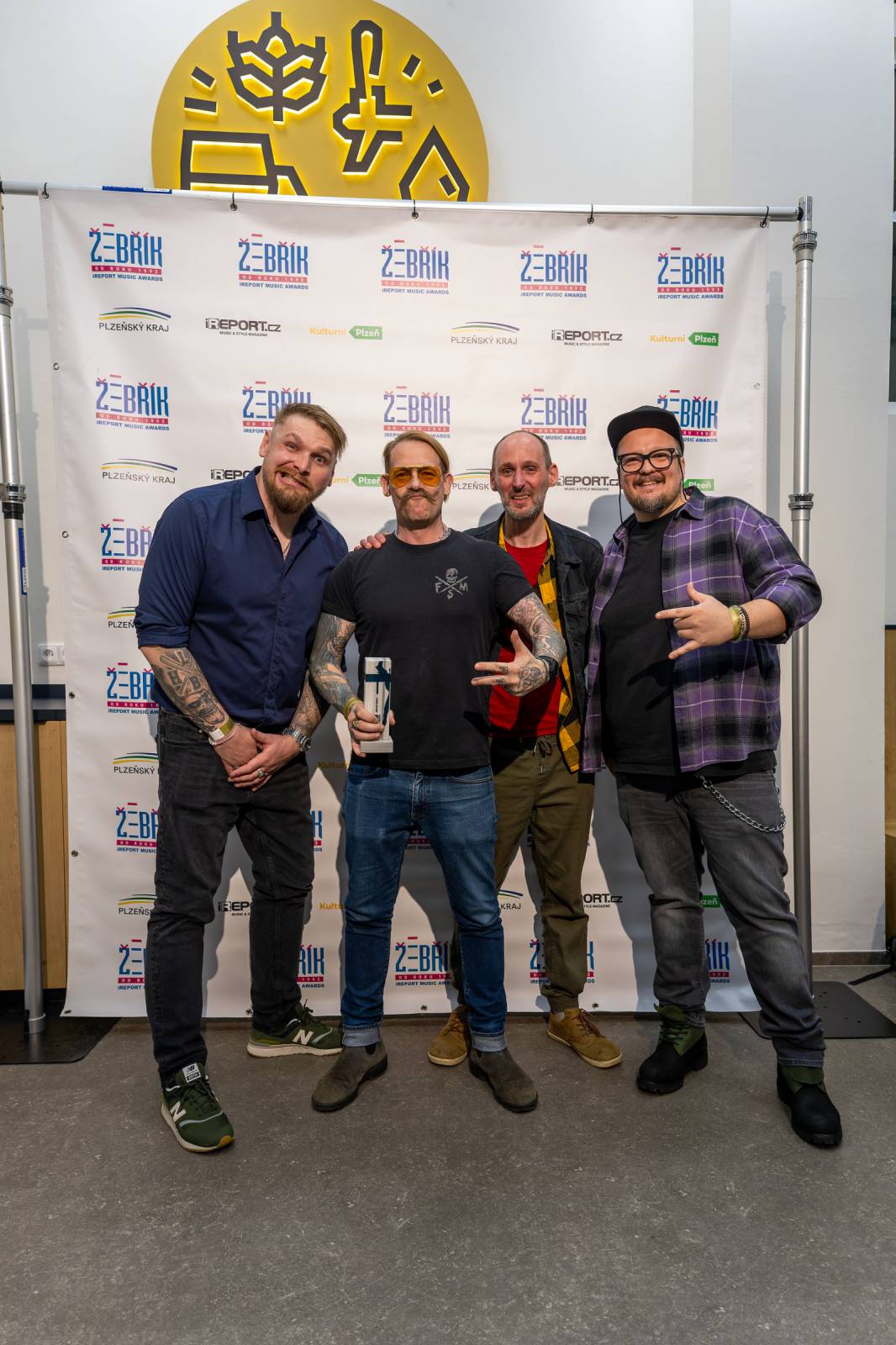 Žebřík poznal vítěze 33. ročníku. Ceny si převzali Chinaski, Monkey Business, Marpo či festival Rock for People