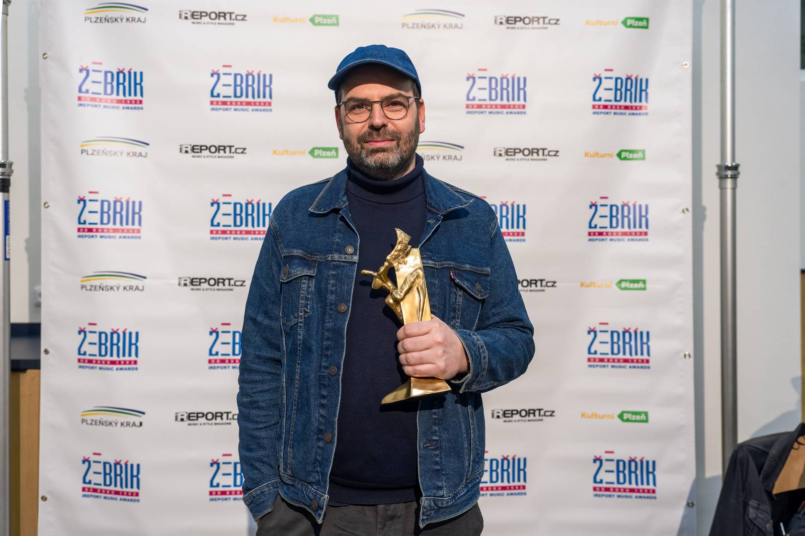 Žebřík poznal vítěze 33. ročníku. Ceny si převzali Chinaski, Monkey Business, Marpo či festival Rock for People