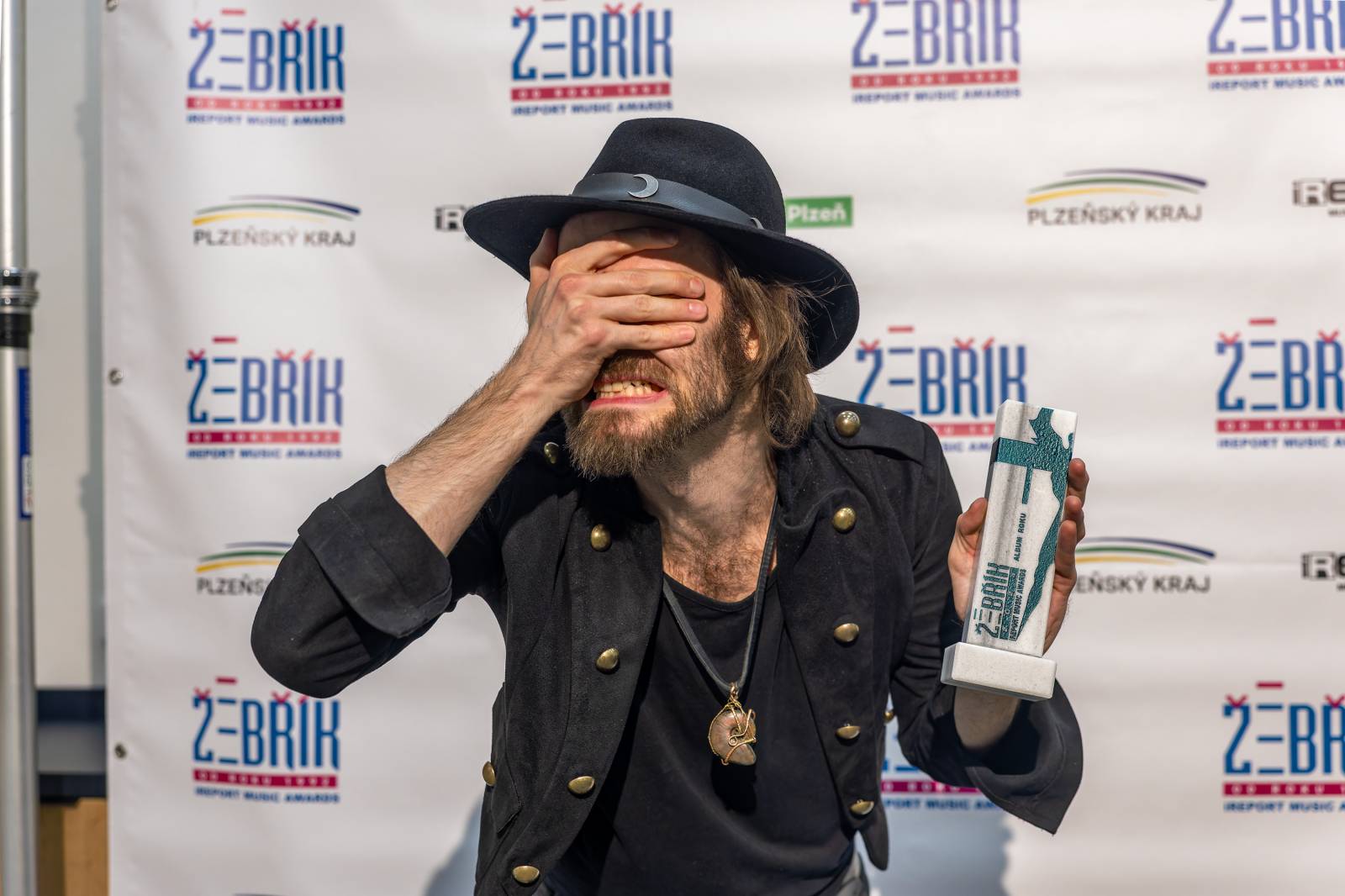 Žebřík poznal vítěze 33. ročníku. Ceny si převzali Chinaski, Monkey Business, Marpo či festival Rock for People