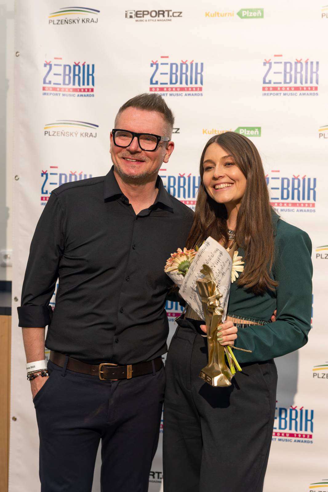 Žebřík poznal vítěze 33. ročníku. Ceny si převzali Chinaski, Monkey Business, Marpo či festival Rock for People