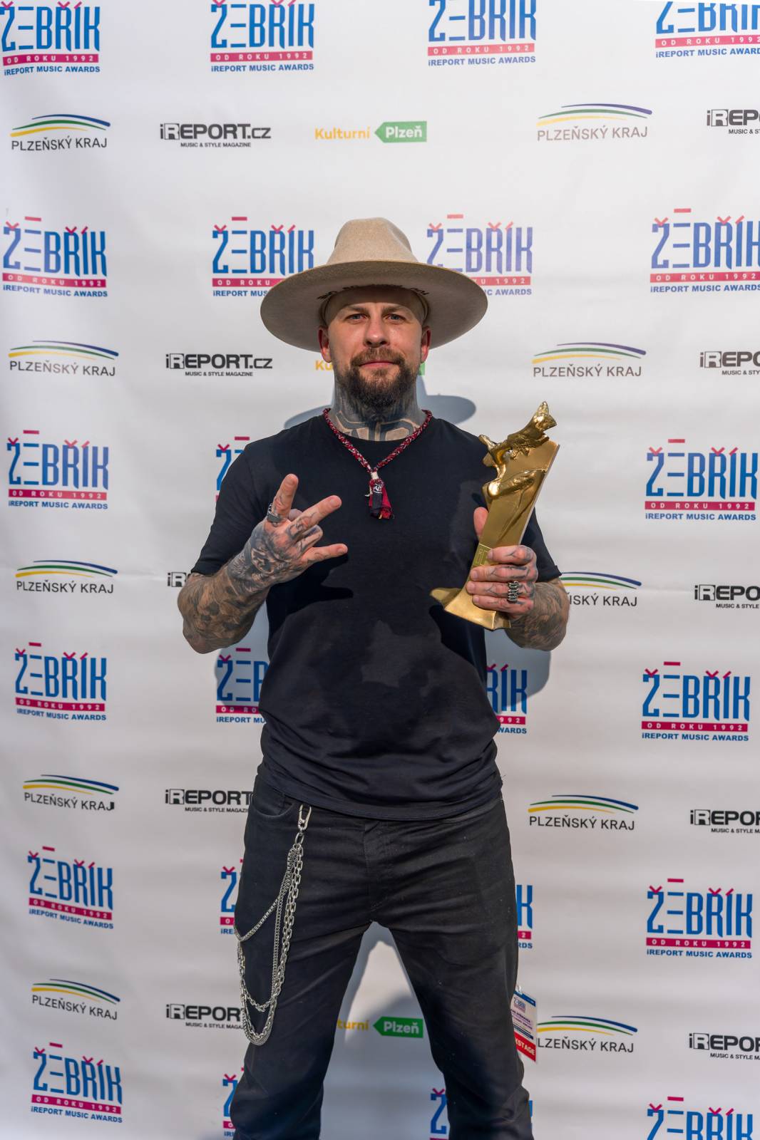 Žebřík poznal vítěze 33. ročníku. Ceny si převzali Chinaski, Monkey Business, Marpo či festival Rock for People