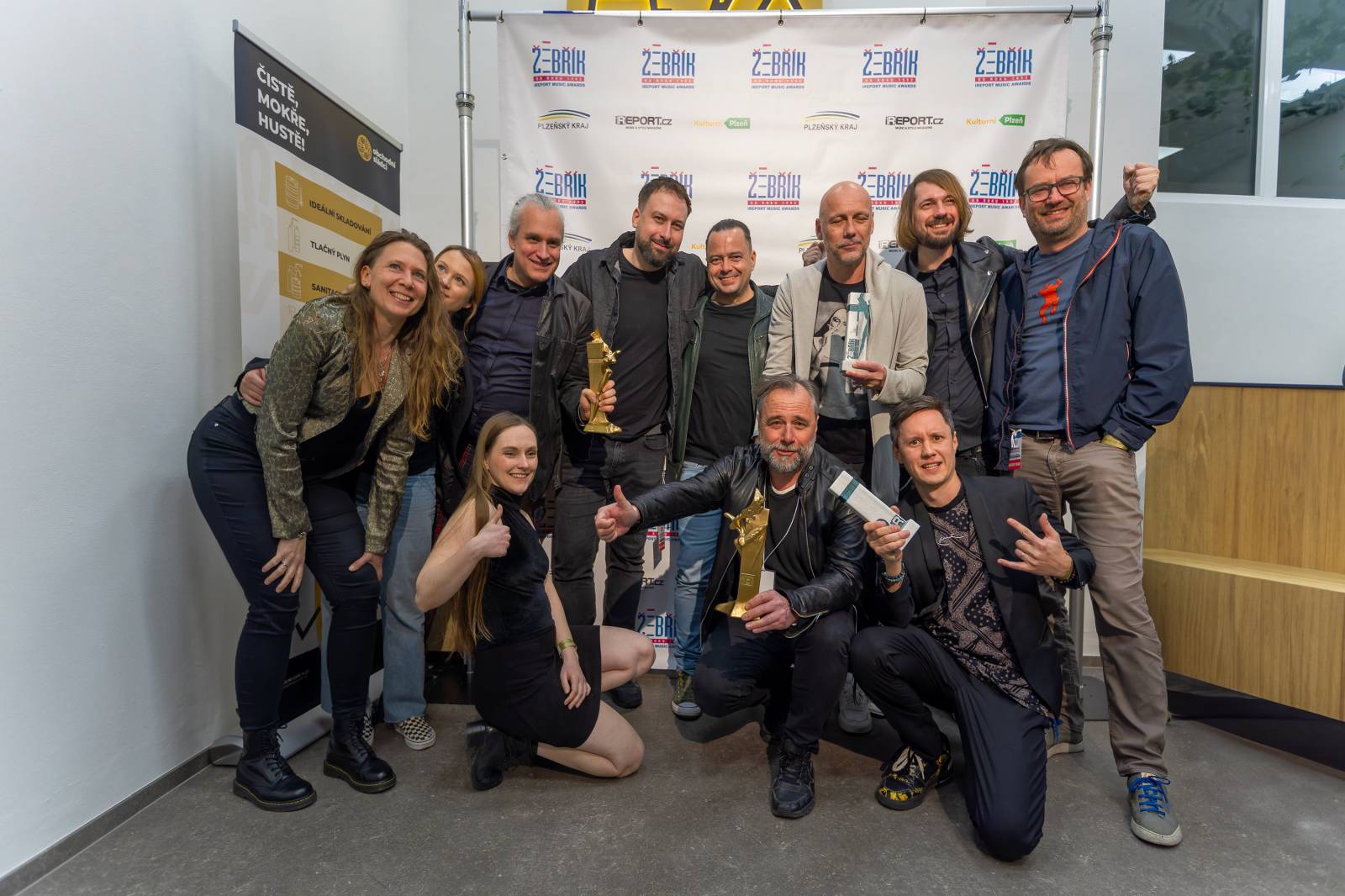 Žebřík poznal vítěze 33. ročníku. Ceny si převzali Chinaski, Monkey Business, Marpo či festival Rock for People