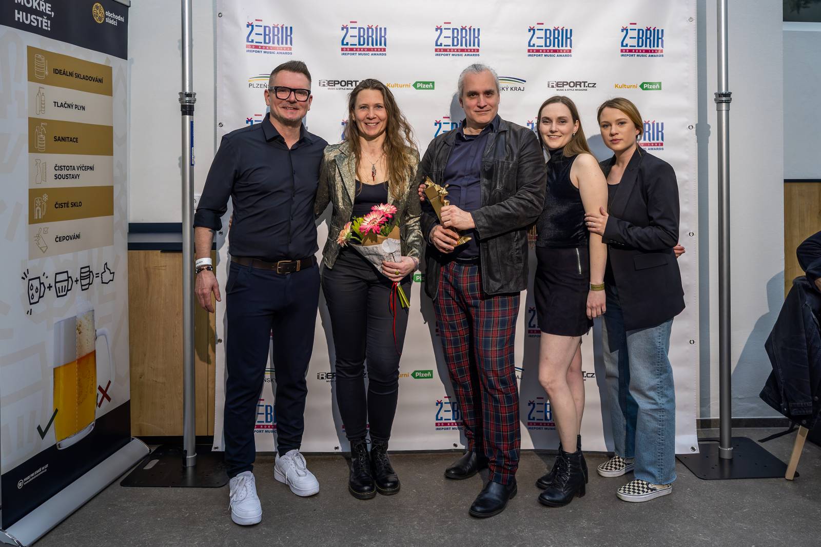 Žebřík poznal vítěze 33. ročníku. Ceny si převzali Chinaski, Monkey Business, Marpo či festival Rock for People