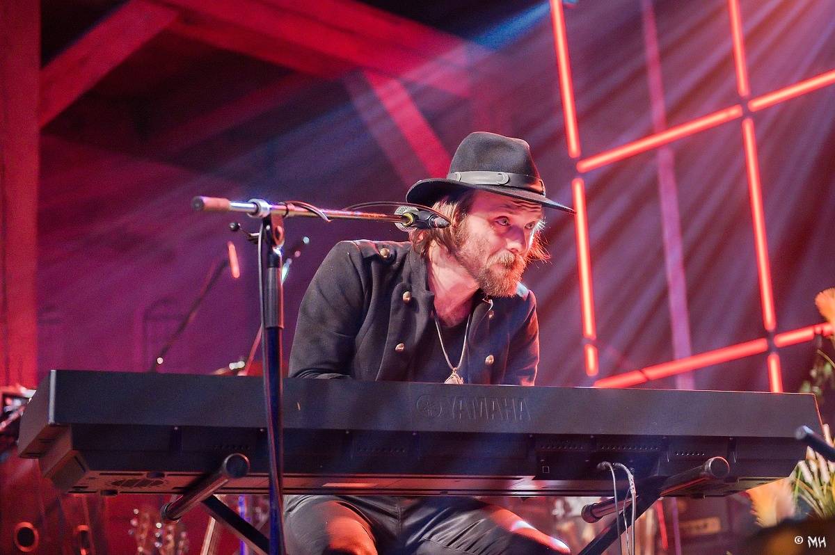 Žebřík oslavil Kristova léta s Rockovým Ježíšem Kamilem Střihavkou. Vystoupili také Marpo a Pan Lynx