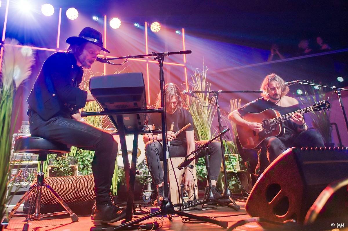 Žebřík oslavil Kristova léta s Rockovým Ježíšem Kamilem Střihavkou. Vystoupili také Marpo a Pan Lynx