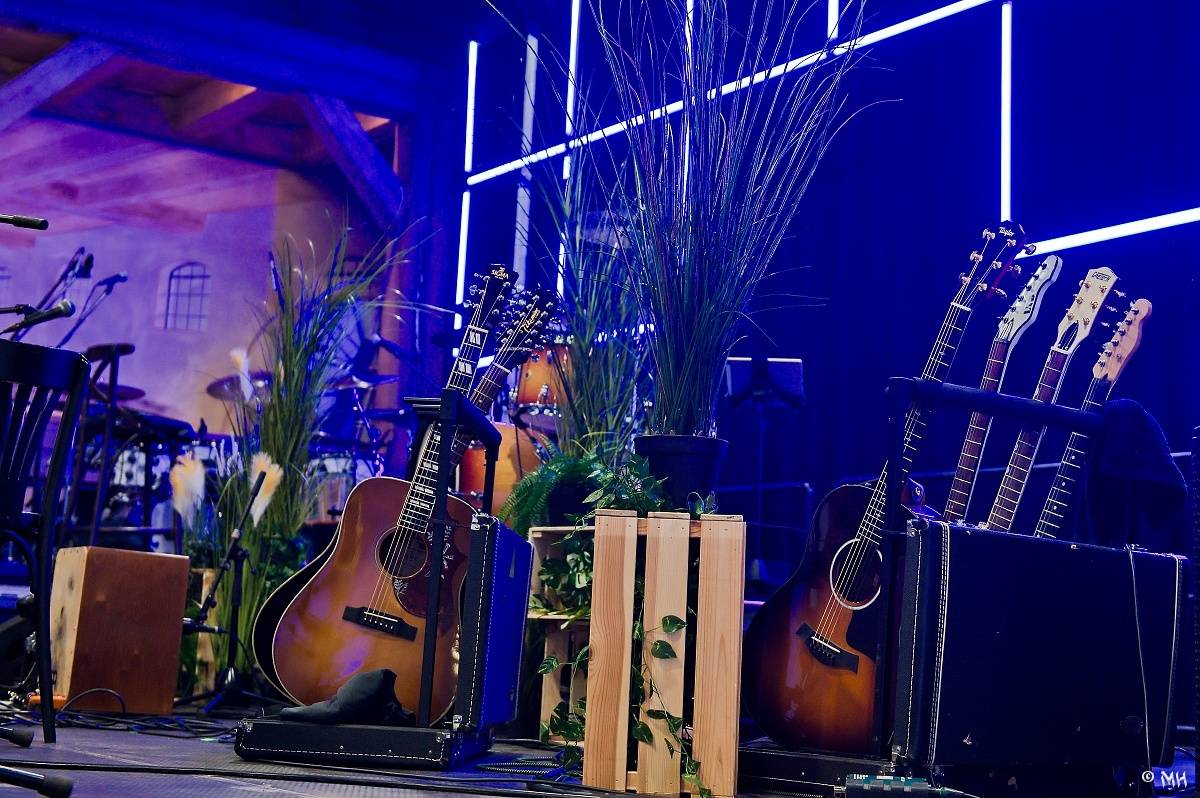 Žebřík oslavil Kristova léta s Rockovým Ježíšem Kamilem Střihavkou. Vystoupili také Marpo a Pan Lynx