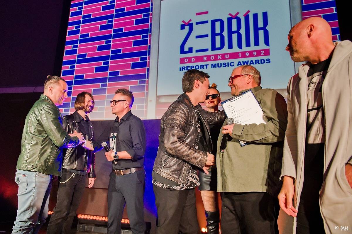 Žebřík oslavil Kristova léta s Rockovým Ježíšem Kamilem Střihavkou. Vystoupili také Marpo a Pan Lynx