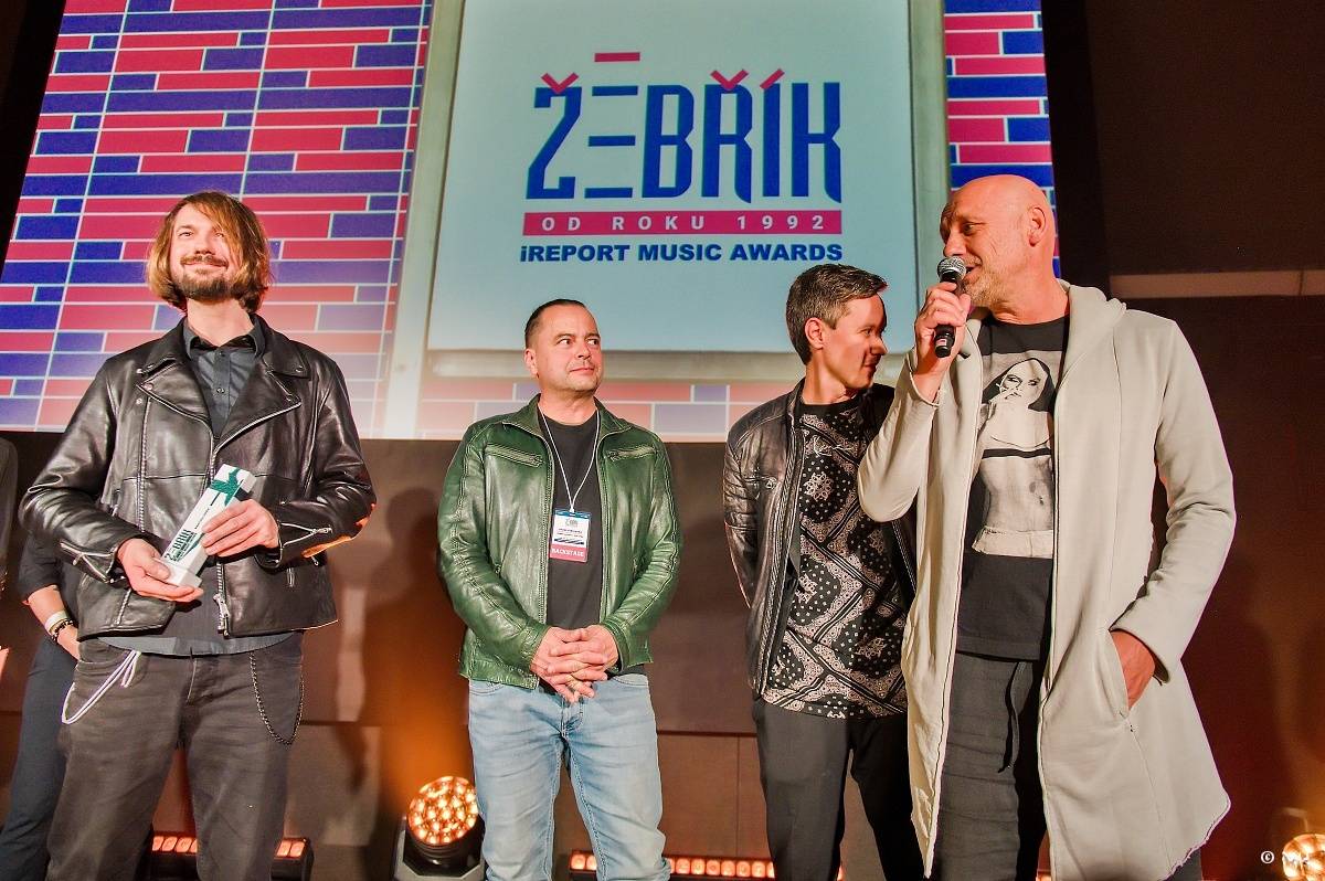 Žebřík oslavil Kristova léta s Rockovým Ježíšem Kamilem Střihavkou. Vystoupili také Marpo a Pan Lynx