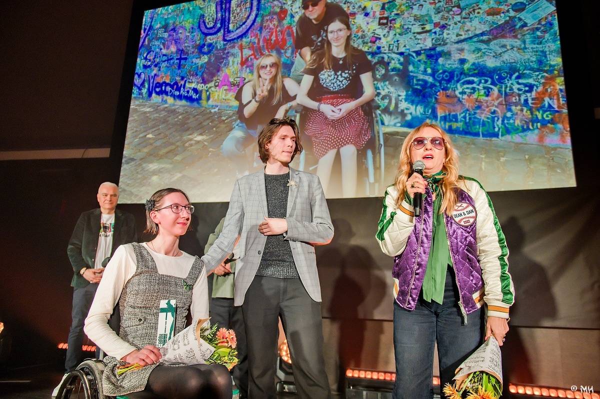 Žebřík oslavil Kristova léta s Rockovým Ježíšem Kamilem Střihavkou. Vystoupili také Marpo a Pan Lynx