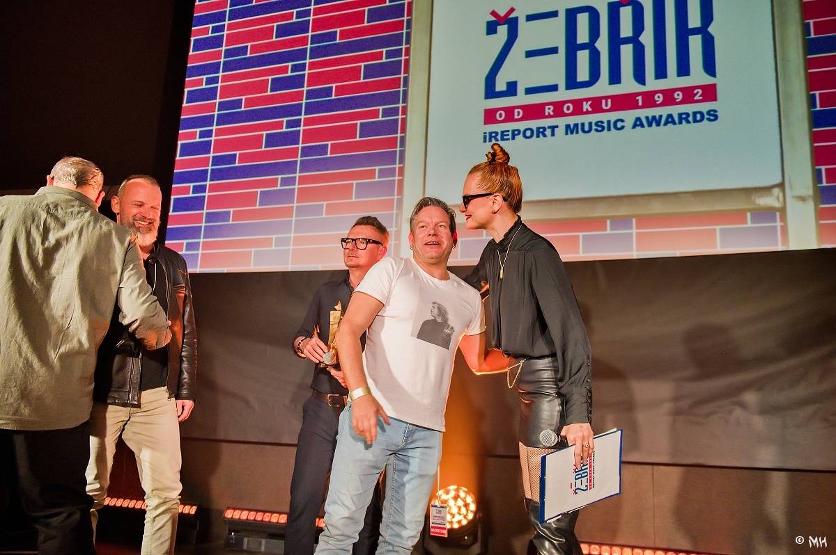 Žebřík oslavil Kristova léta s Rockovým Ježíšem Kamilem Střihavkou. Vystoupili také Marpo a Pan Lynx