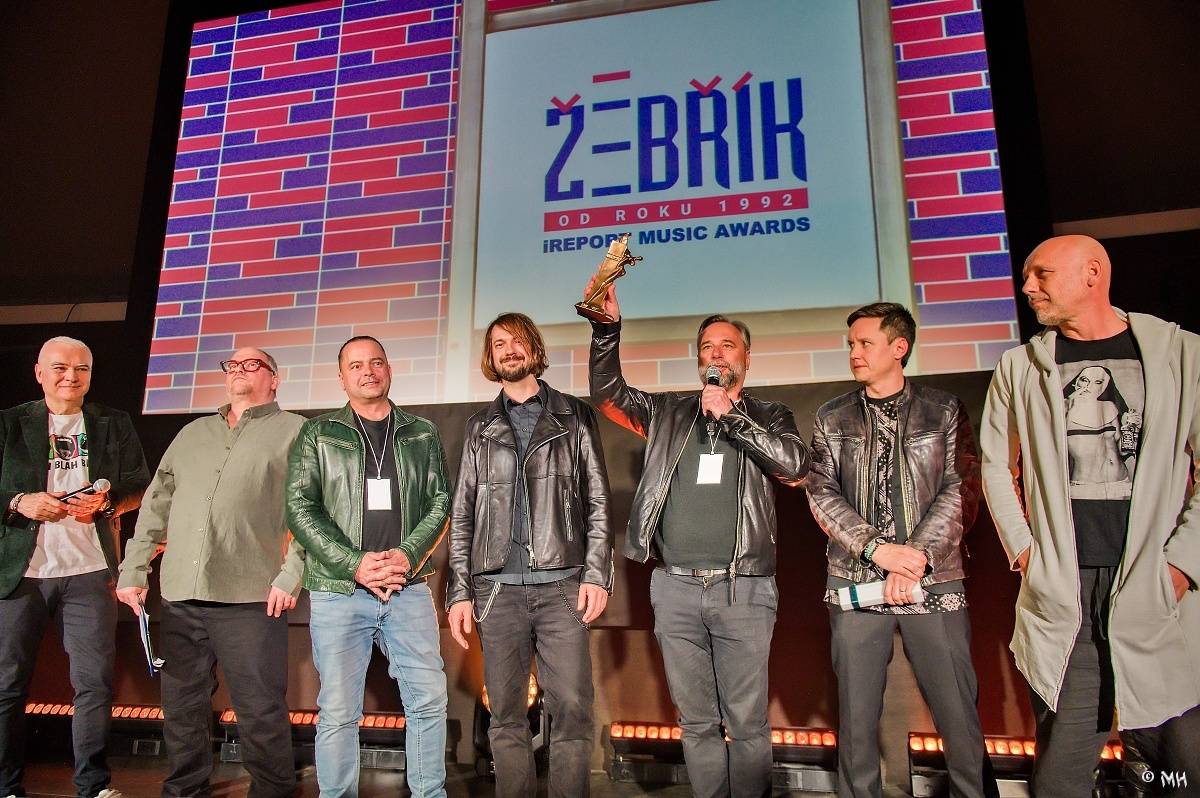 Žebřík oslavil Kristova léta s Rockovým Ježíšem Kamilem Střihavkou. Vystoupili také Marpo a Pan Lynx