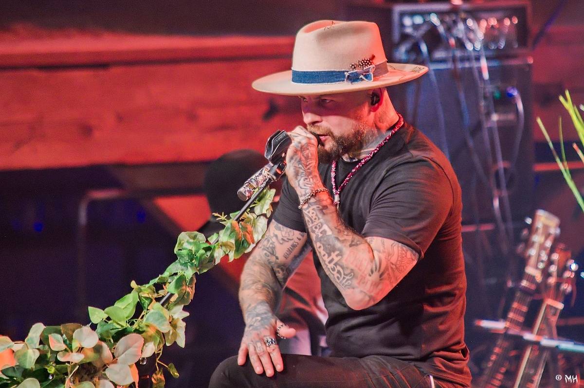 Žebřík oslavil Kristova léta s Rockovým Ježíšem Kamilem Střihavkou. Vystoupili také Marpo a Pan Lynx