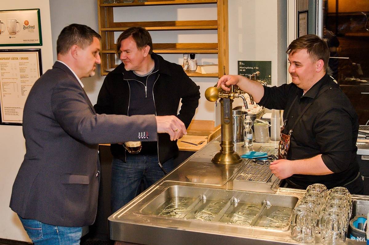 Žebřík oslavil Kristova léta s Rockovým Ježíšem Kamilem Střihavkou. Vystoupili také Marpo a Pan Lynx