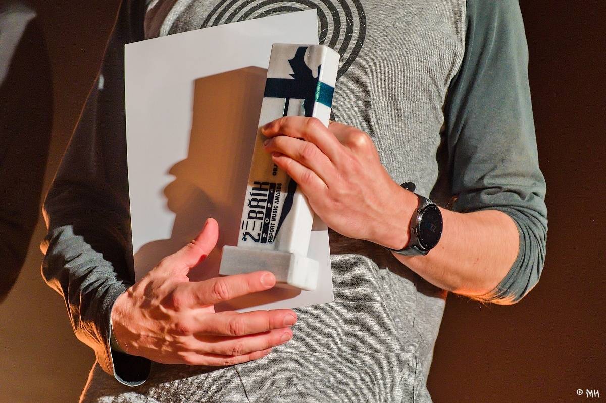 Žebřík oslavil Kristova léta s Rockovým Ježíšem Kamilem Střihavkou. Vystoupili také Marpo a Pan Lynx