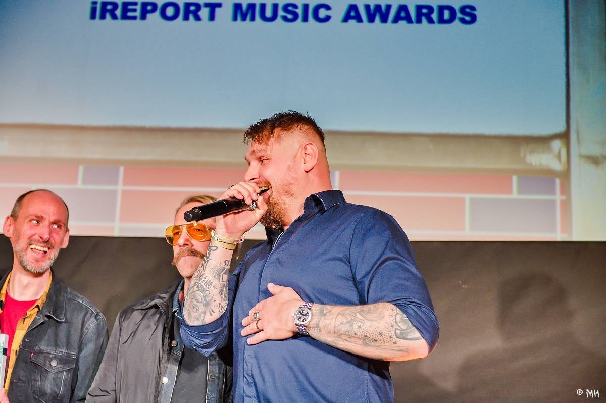 Žebřík oslavil Kristova léta s Rockovým Ježíšem Kamilem Střihavkou. Vystoupili také Marpo a Pan Lynx