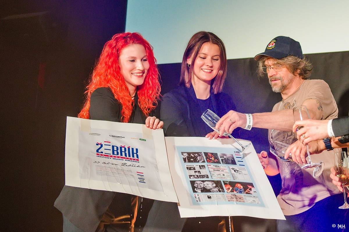 Žebřík oslavil Kristova léta s Rockovým Ježíšem Kamilem Střihavkou. Vystoupili také Marpo a Pan Lynx