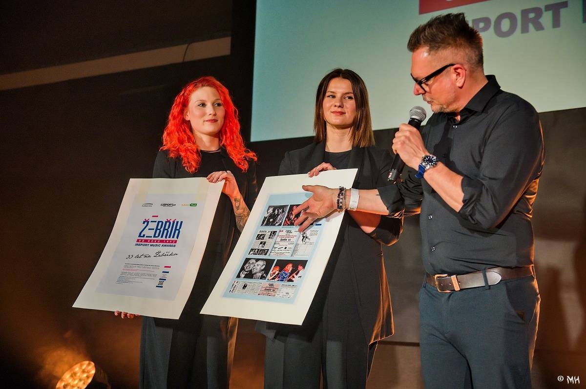 Žebřík oslavil Kristova léta s Rockovým Ježíšem Kamilem Střihavkou. Vystoupili také Marpo a Pan Lynx