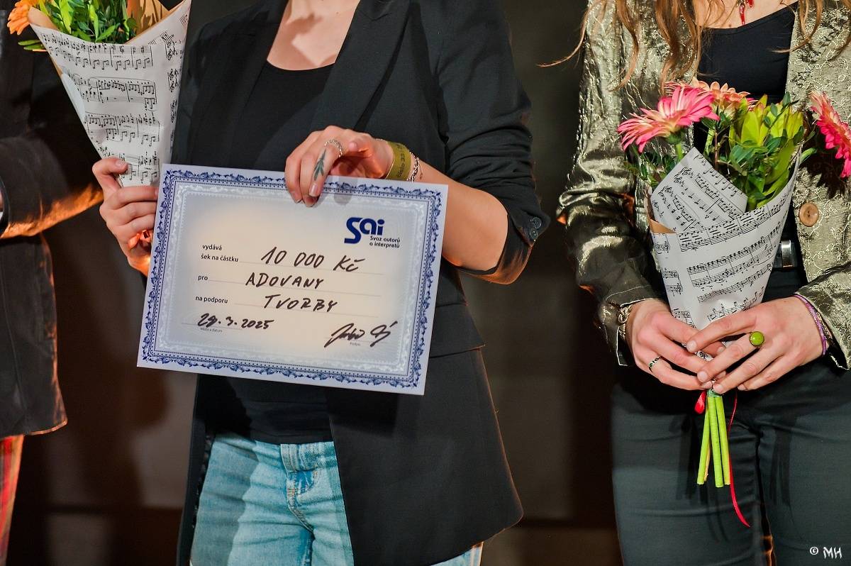 Žebřík oslavil Kristova léta s Rockovým Ježíšem Kamilem Střihavkou. Vystoupili také Marpo a Pan Lynx