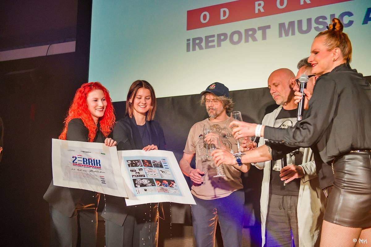 Žebřík oslavil Kristova léta s Rockovým Ježíšem Kamilem Střihavkou. Vystoupili také Marpo a Pan Lynx