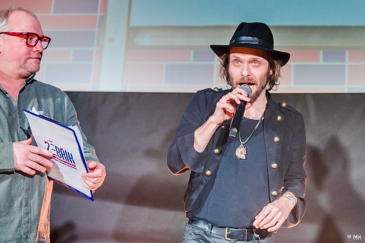 Žebřík oslavil Kristova léta s Rockovým Ježíšem Kamilem Střihavkou. Vystoupili také Marpo a Pan Lynx