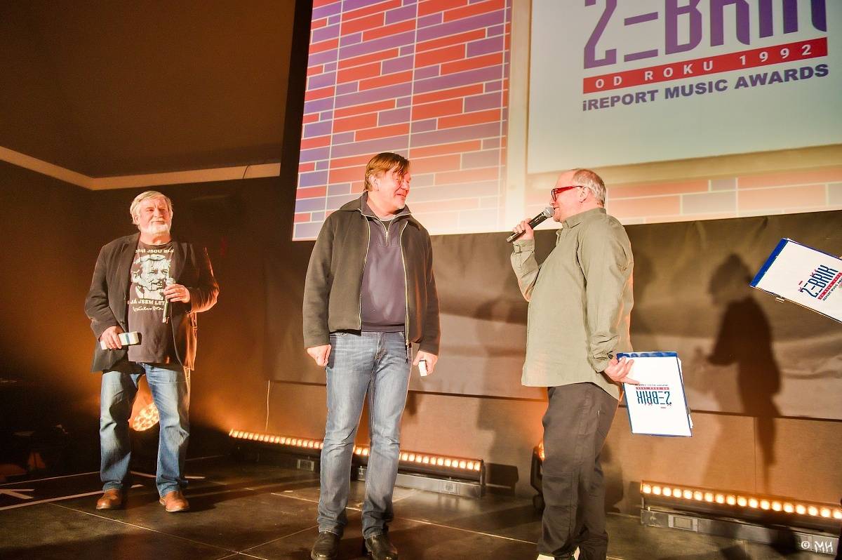 Žebřík oslavil Kristova léta s Rockovým Ježíšem Kamilem Střihavkou. Vystoupili také Marpo a Pan Lynx