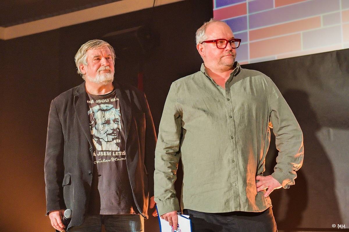 Žebřík oslavil Kristova léta s Rockovým Ježíšem Kamilem Střihavkou. Vystoupili také Marpo a Pan Lynx