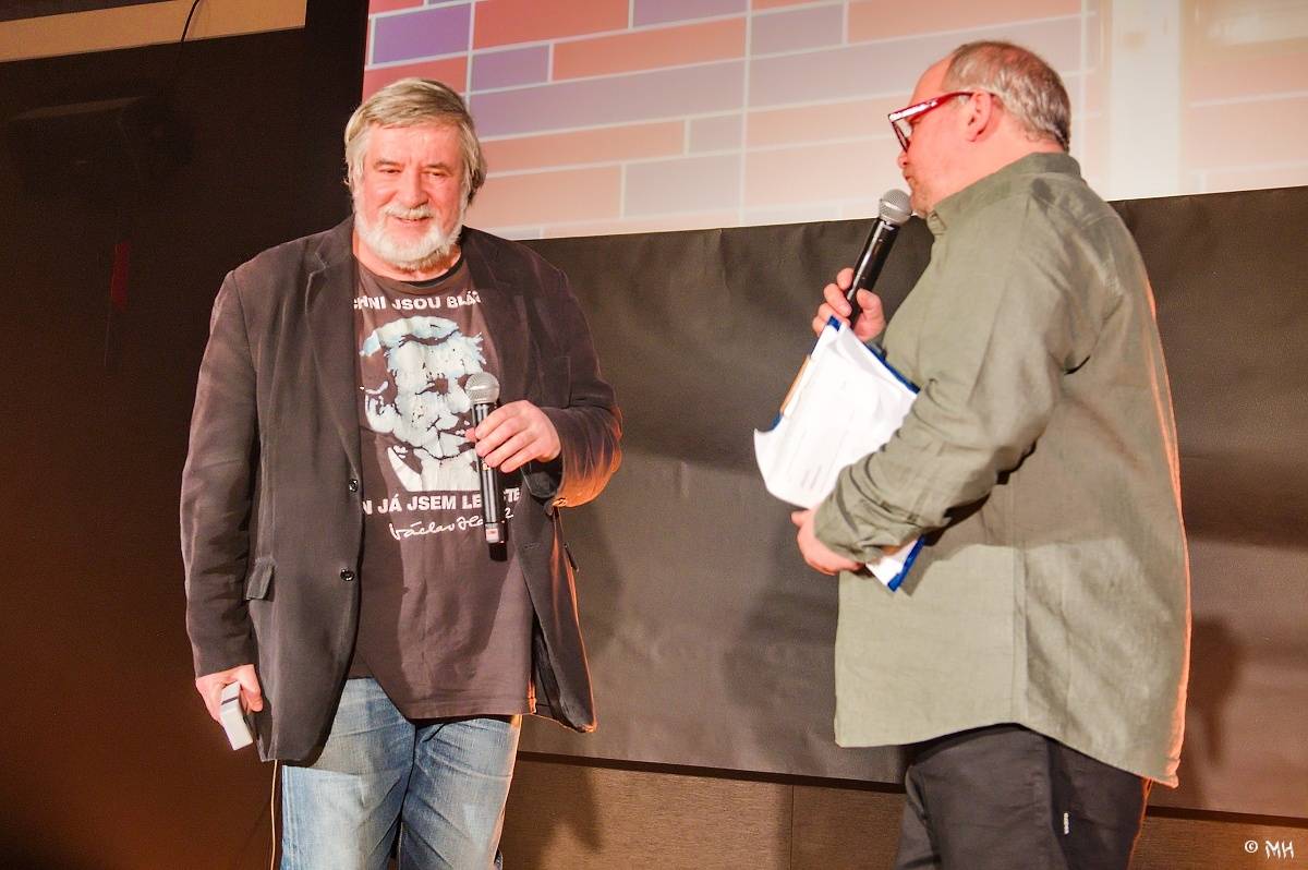 Žebřík oslavil Kristova léta s Rockovým Ježíšem Kamilem Střihavkou. Vystoupili také Marpo a Pan Lynx