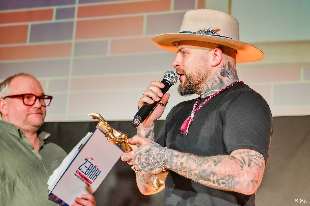 Žebřík oslavil Kristova léta s Rockovým Ježíšem Kamilem Střihavkou. Vystoupili také Marpo a Pan Lynx