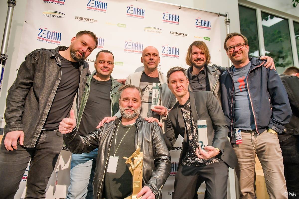 Žebřík oslavil Kristova léta s Rockovým Ježíšem Kamilem Střihavkou. Vystoupili také Marpo a Pan Lynx