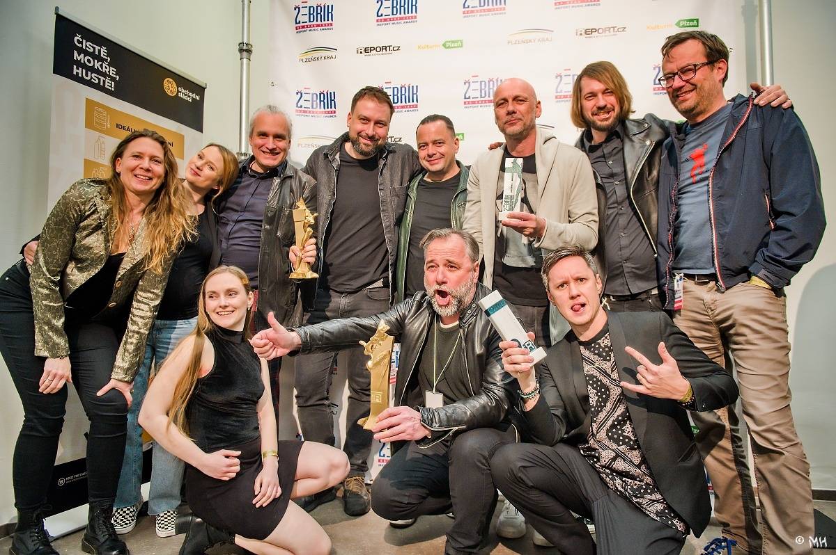 Žebřík oslavil Kristova léta s Rockovým Ježíšem Kamilem Střihavkou. Vystoupili také Marpo a Pan Lynx