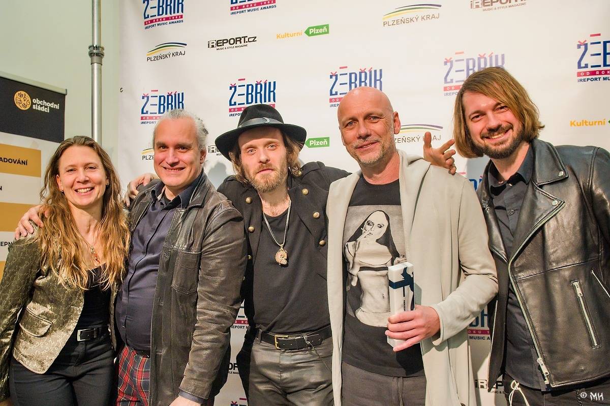 Žebřík oslavil Kristova léta s Rockovým Ježíšem Kamilem Střihavkou. Vystoupili také Marpo a Pan Lynx