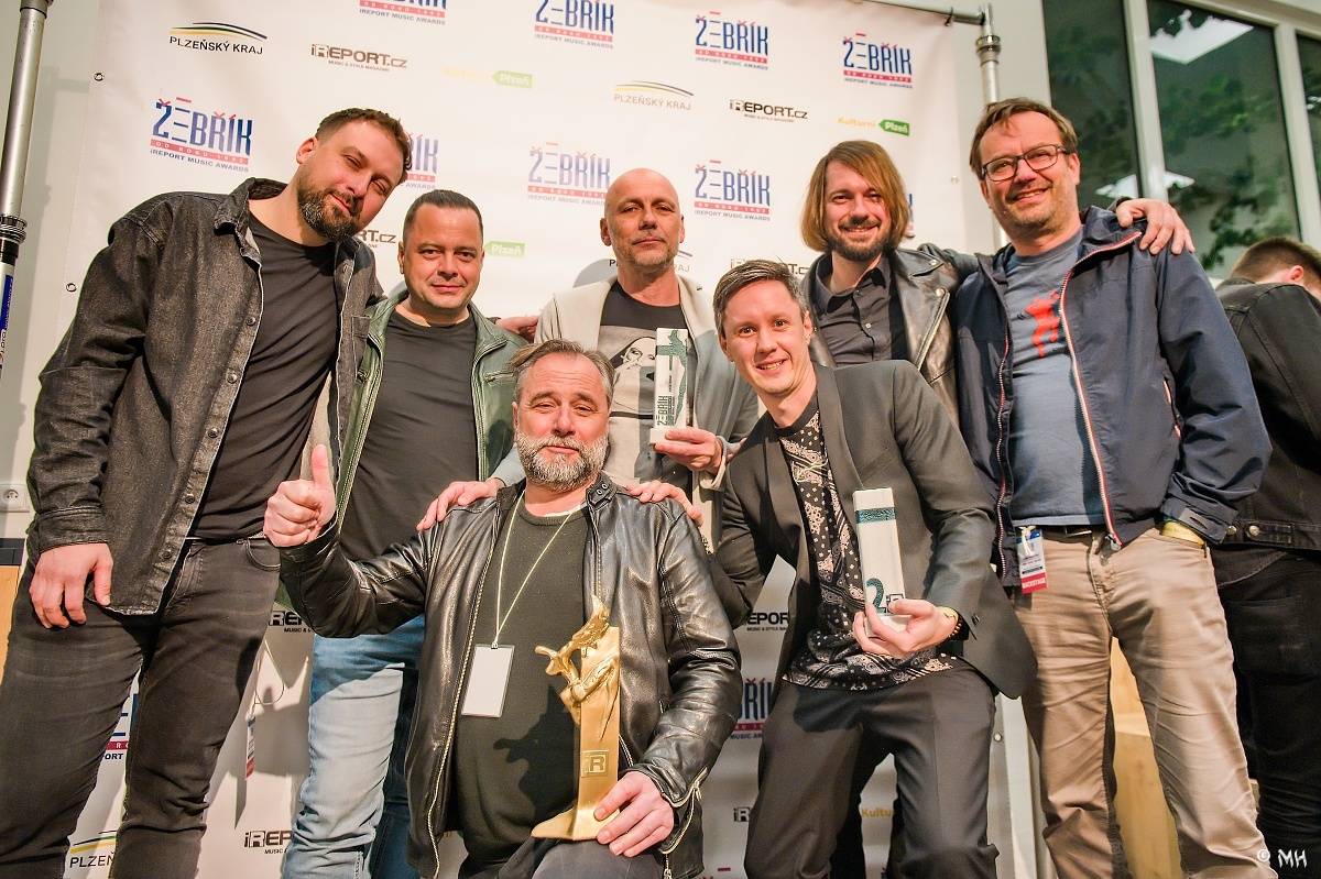 Žebřík oslavil Kristova léta s Rockovým Ježíšem Kamilem Střihavkou. Vystoupili také Marpo a Pan Lynx