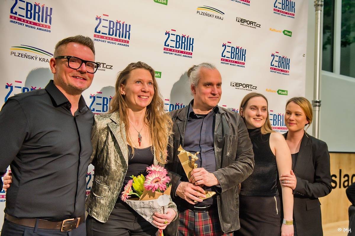 Žebřík oslavil Kristova léta s Rockovým Ježíšem Kamilem Střihavkou. Vystoupili také Marpo a Pan Lynx