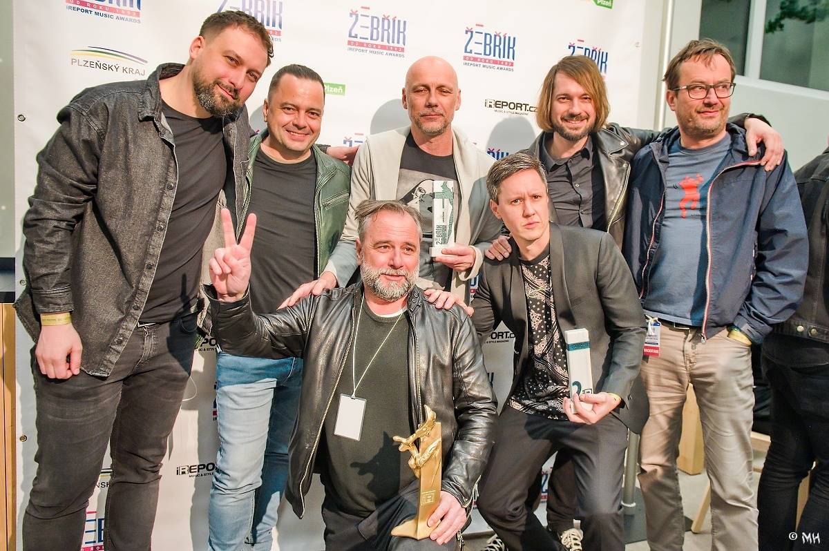 Žebřík oslavil Kristova léta s Rockovým Ježíšem Kamilem Střihavkou. Vystoupili také Marpo a Pan Lynx