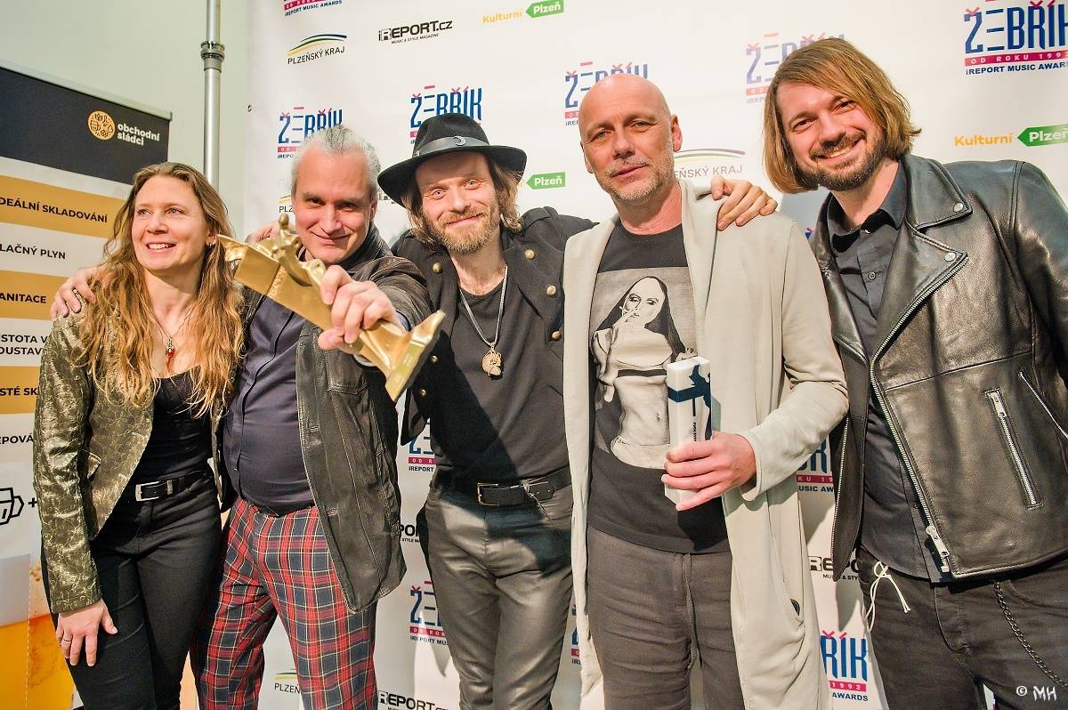 Žebřík oslavil Kristova léta s Rockovým Ježíšem Kamilem Střihavkou. Vystoupili také Marpo a Pan Lynx